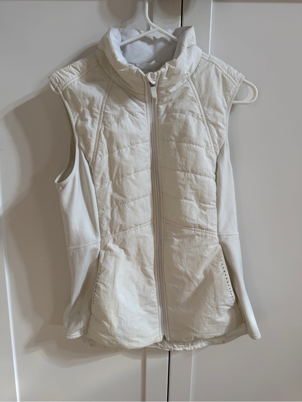 Lululemon White Quilted Sleeveless Vest